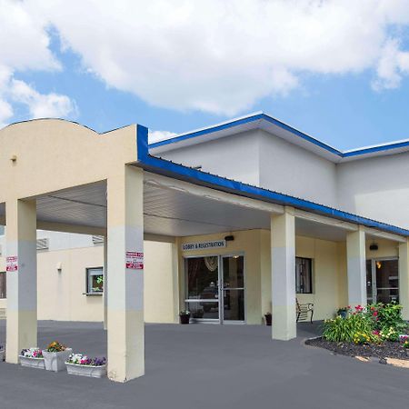 Days Inn By Wyndham Auburn/Finger Lakes Region Exteriör bild