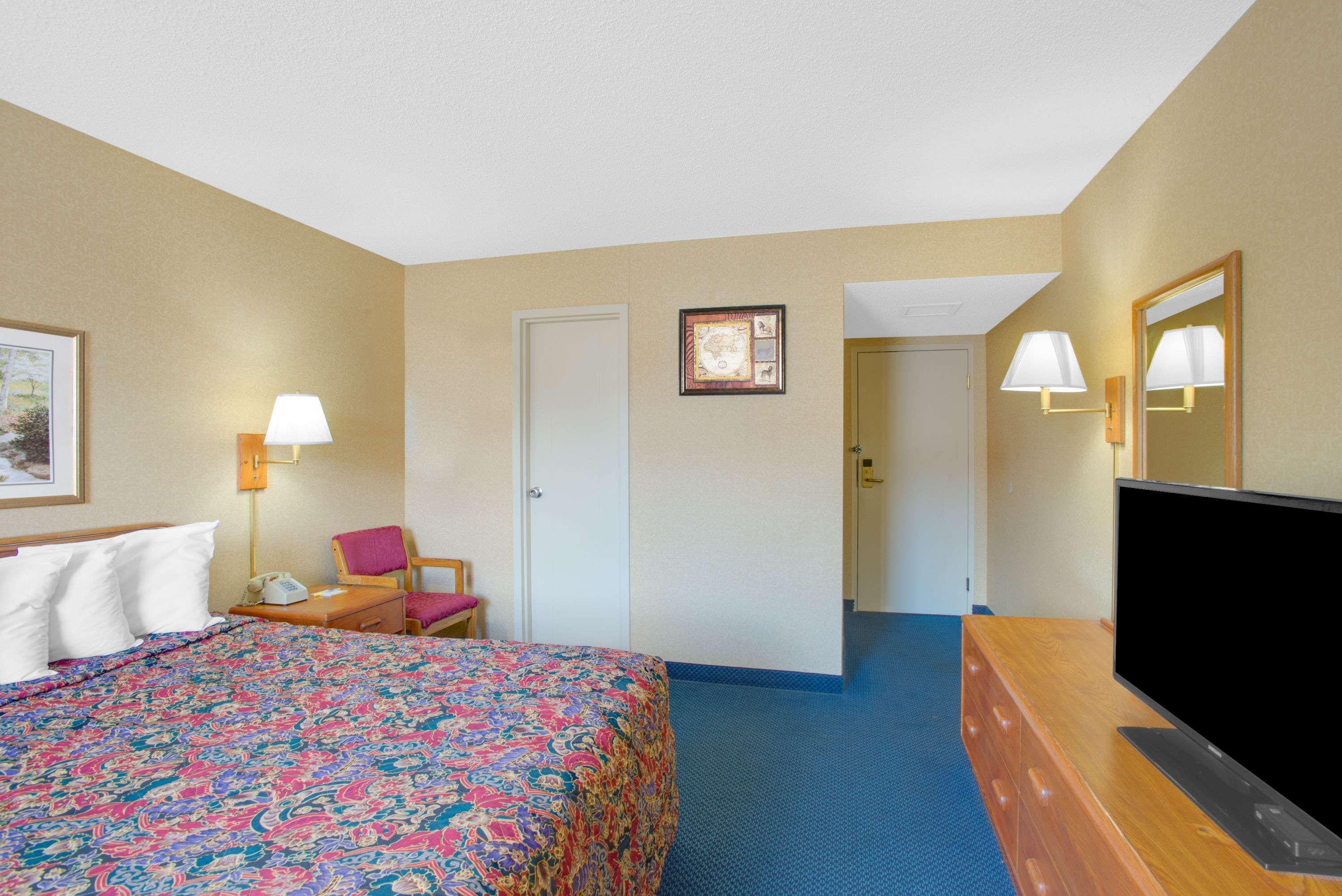 Days Inn By Wyndham Auburn/Finger Lakes Region Exteriör bild