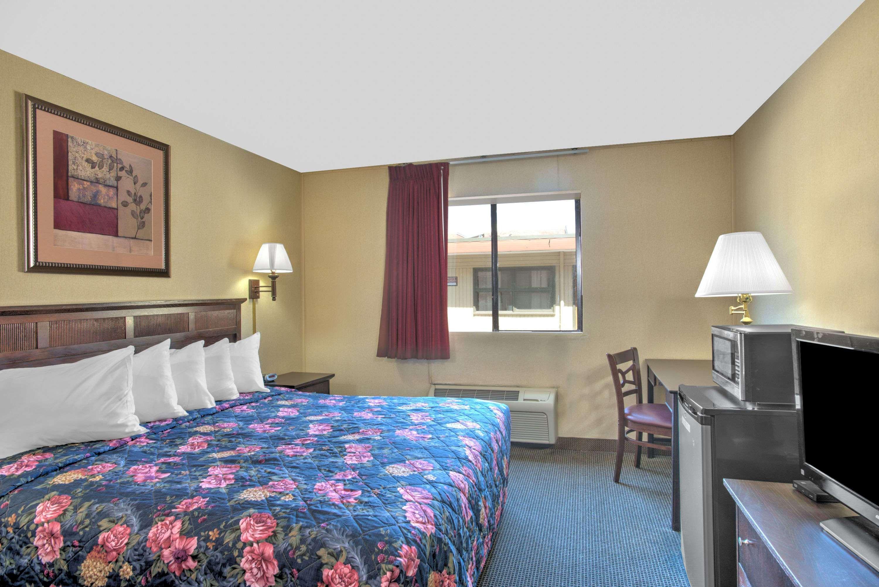 Days Inn By Wyndham Auburn/Finger Lakes Region Exteriör bild
