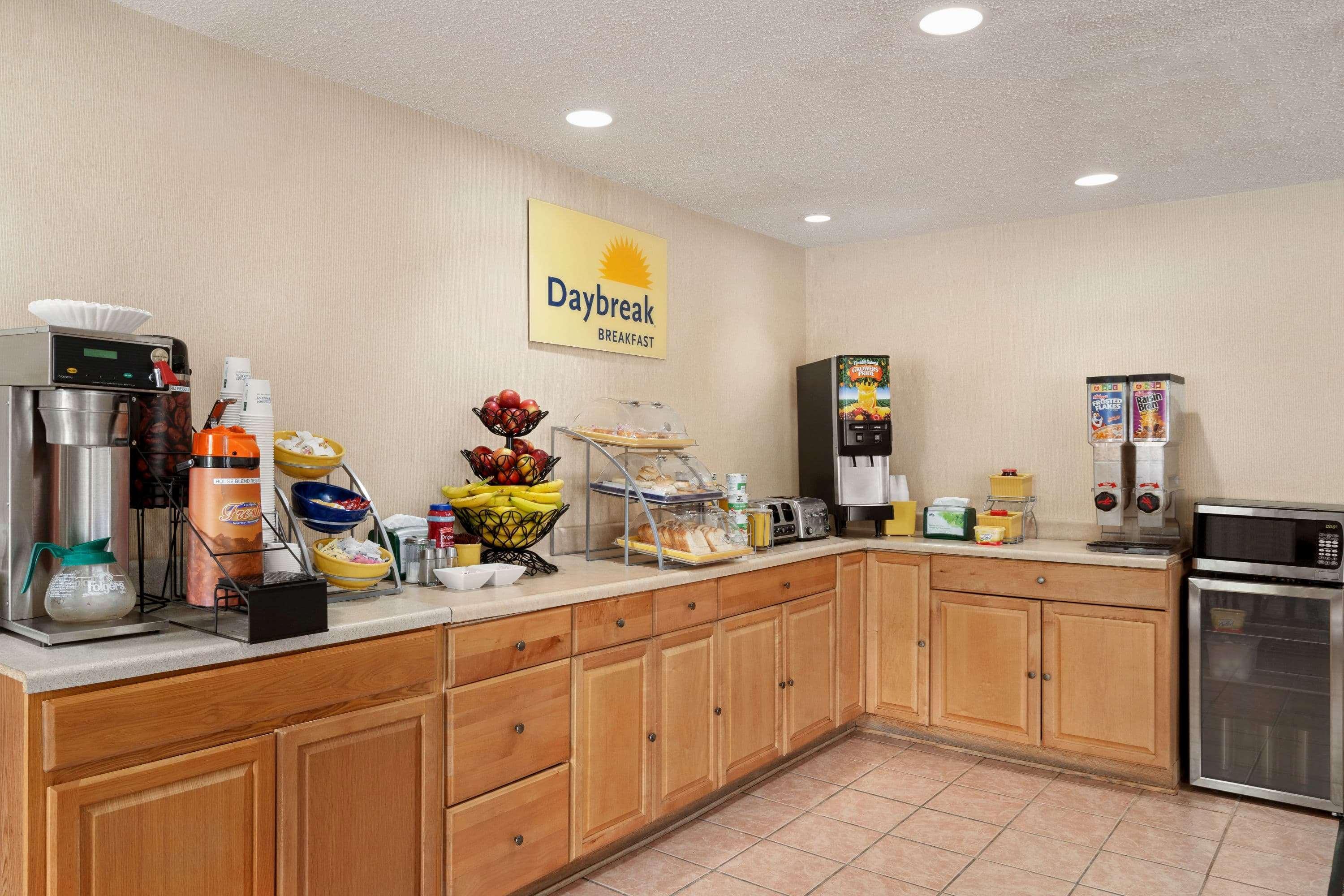 Days Inn By Wyndham Auburn/Finger Lakes Region Exteriör bild