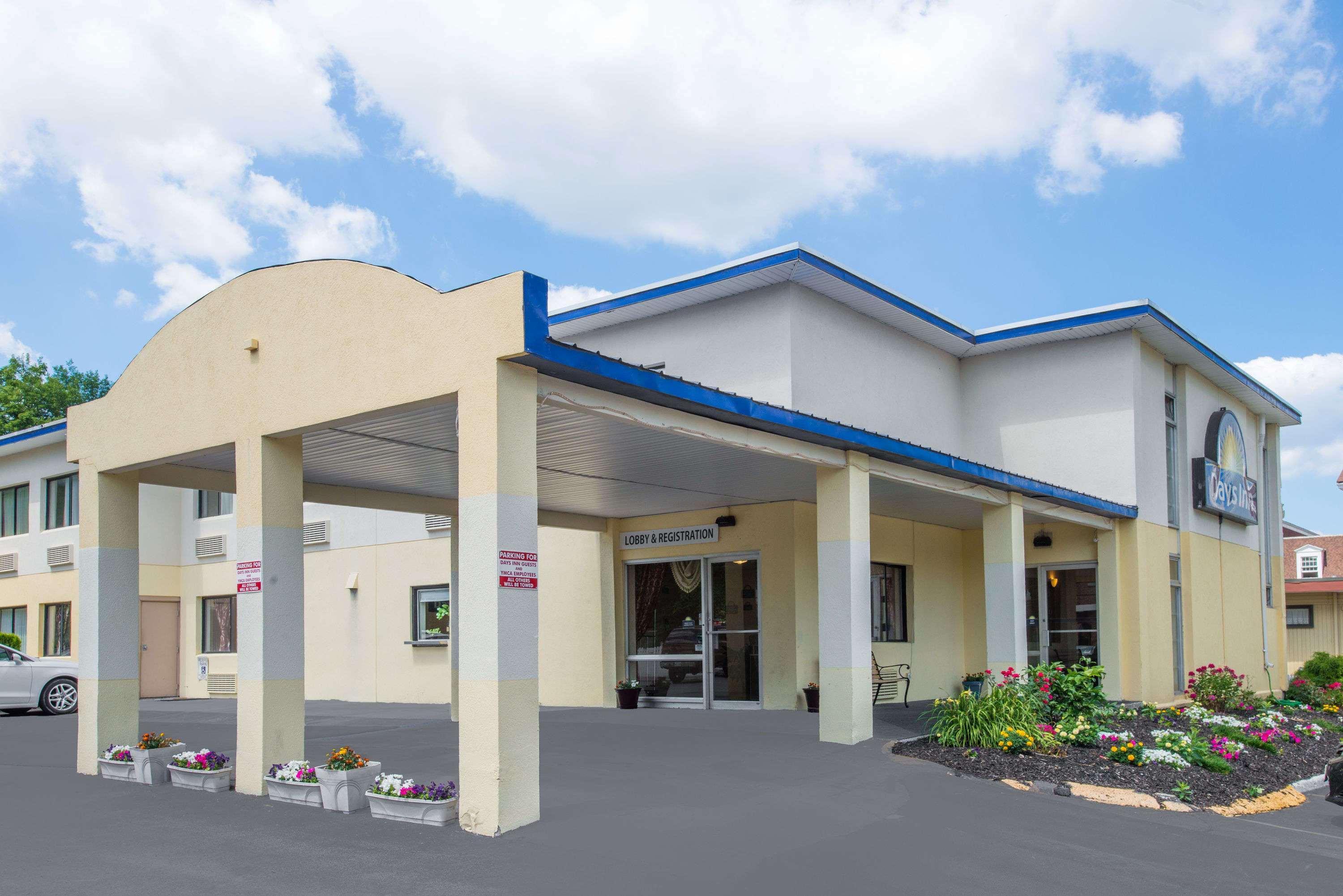 Days Inn By Wyndham Auburn/Finger Lakes Region Exteriör bild