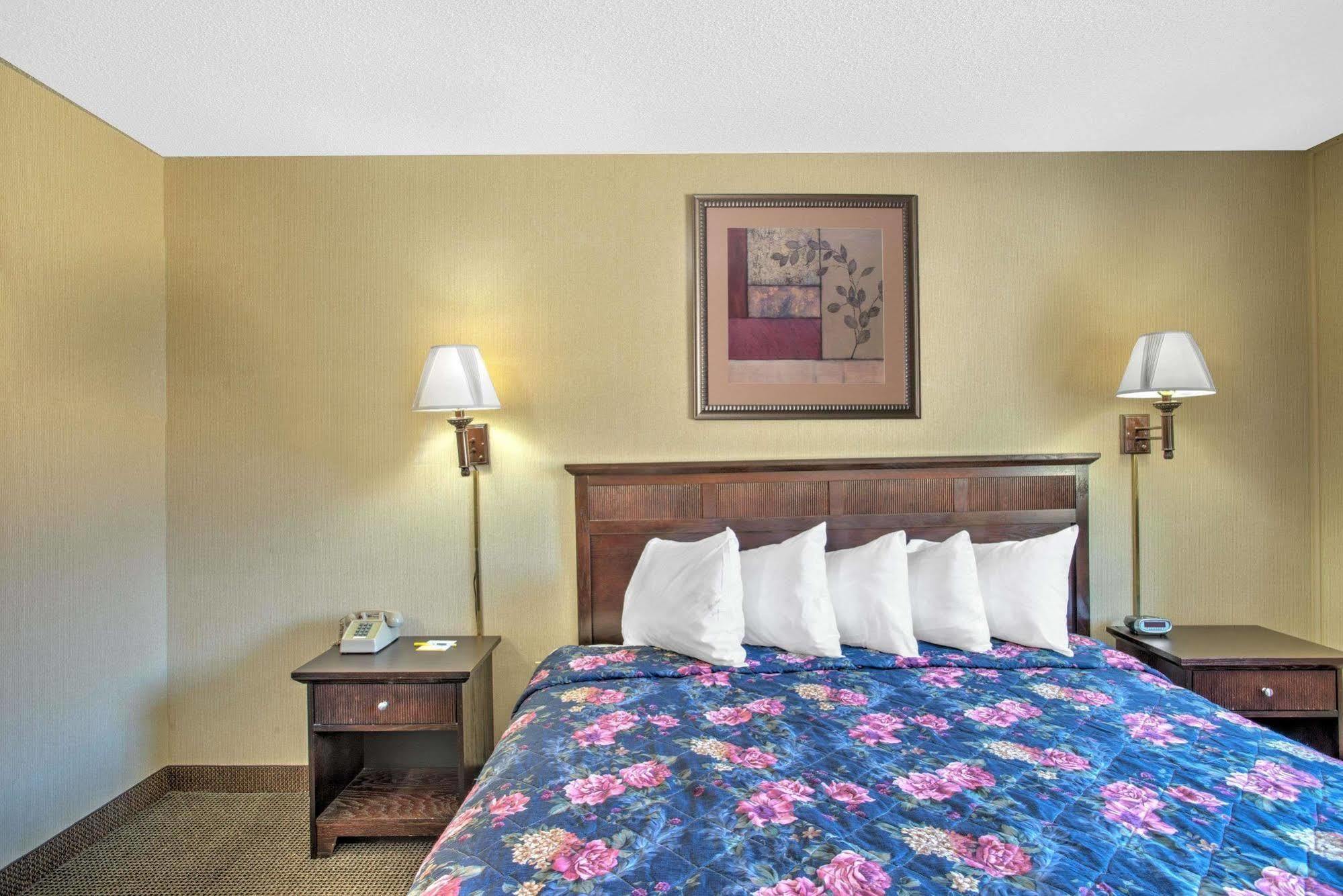 Days Inn By Wyndham Auburn/Finger Lakes Region Exteriör bild